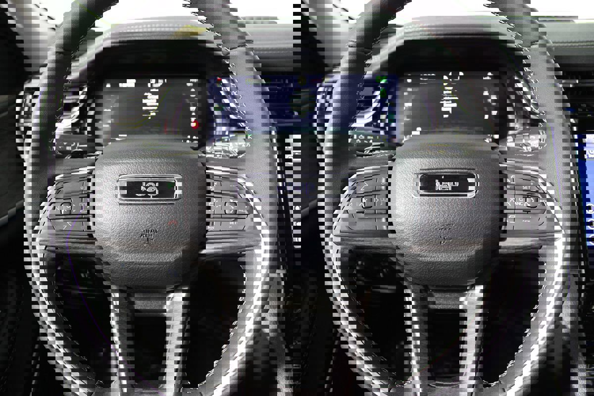 Used 2023 Jeep Grand Cherokee 30th Anniversary image 19