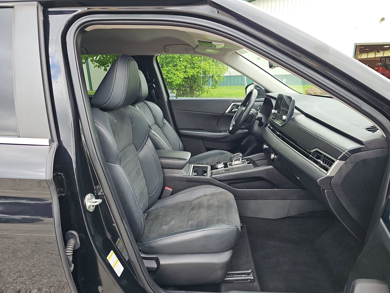 Used 2022 Mitsubishi Outlander SE AWD/4WD image 13