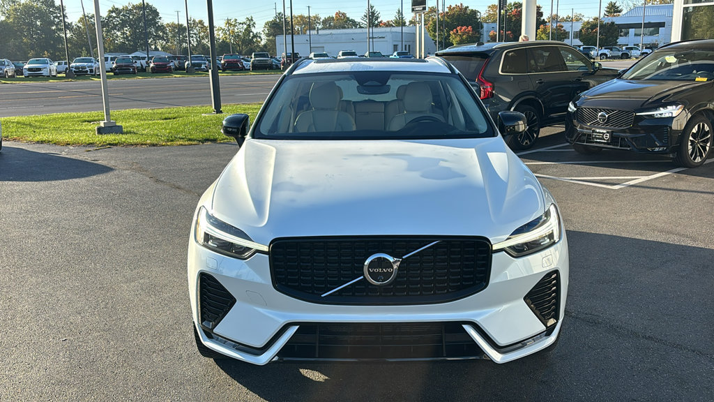 Certified 2024 Volvo XC60 B5 Plus w/ Protection Package Premier AWD/4WD image 5