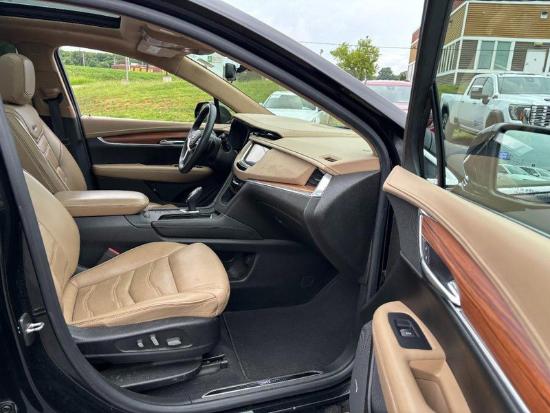 Used 2018 Cadillac XT5 Platinum w/ Driver Assist Package AWD/4WD image 11