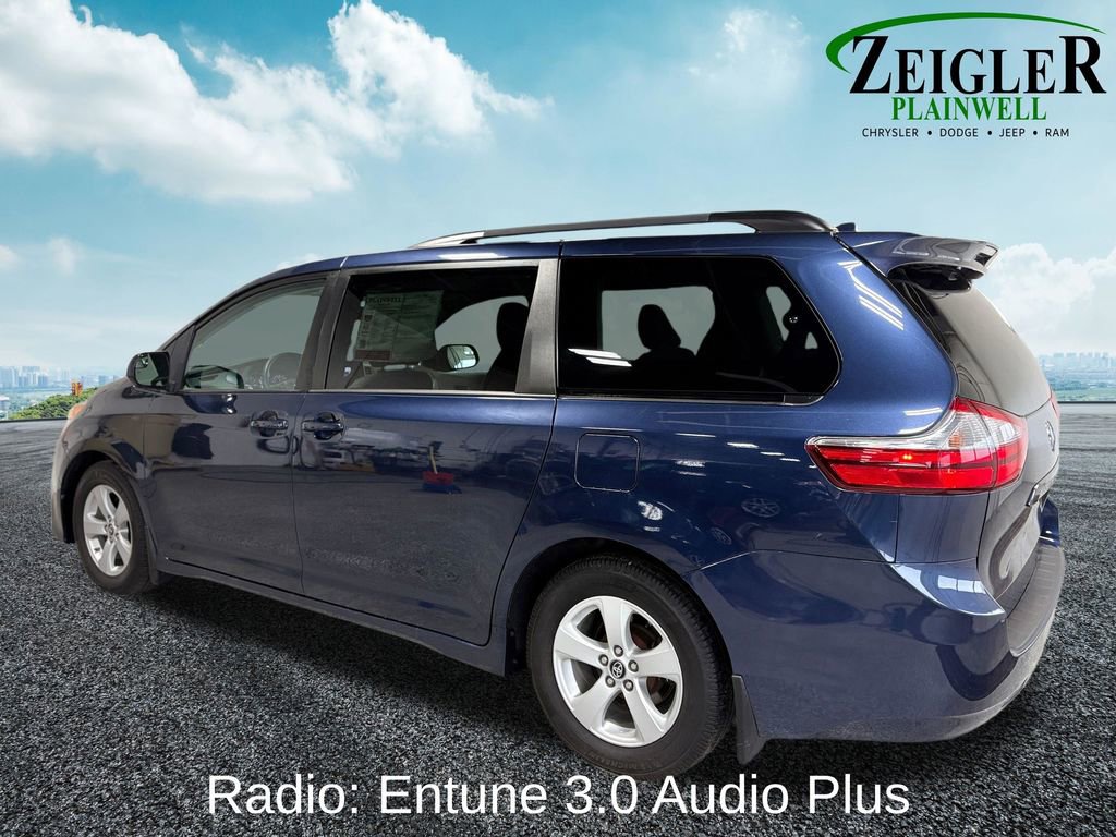 Used 2019 Toyota Sienna LE image 3