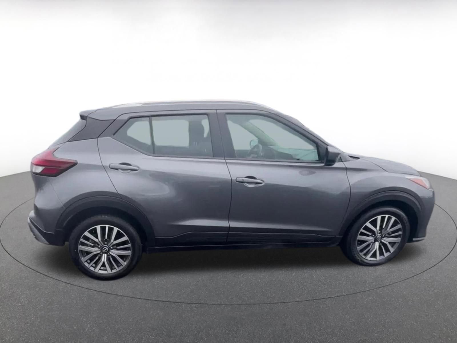 Used 2024 Nissan Kicks SV image 16