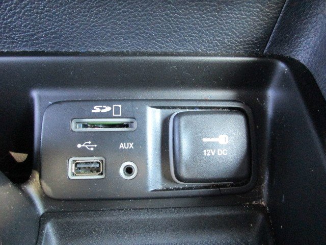Used 2016 Jeep Cherokee Limited w/ Luxury Group AWD/4WD image 25