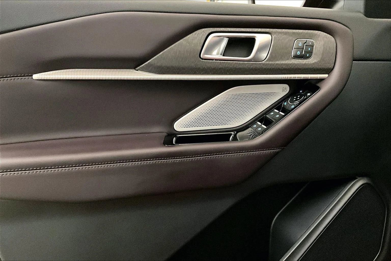 New 2026 Ford Explorer Platinum image 22