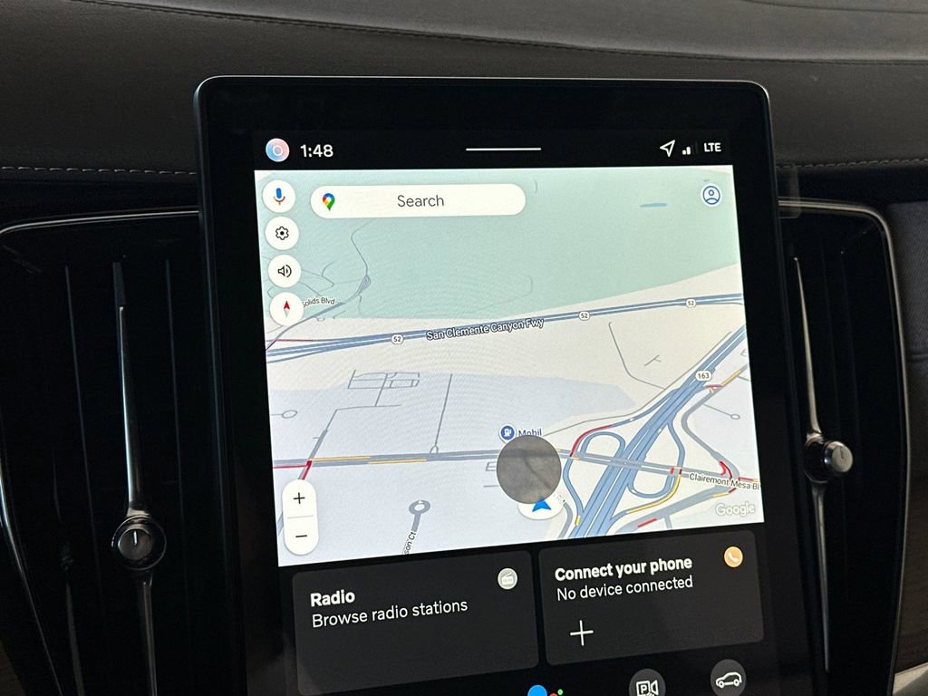 New 2026 Volvo XC90 B6 Plus w/ Protection Package Premier image 19