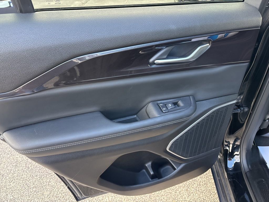 Used 2022 Jeep Grand Cherokee Altitude image 31