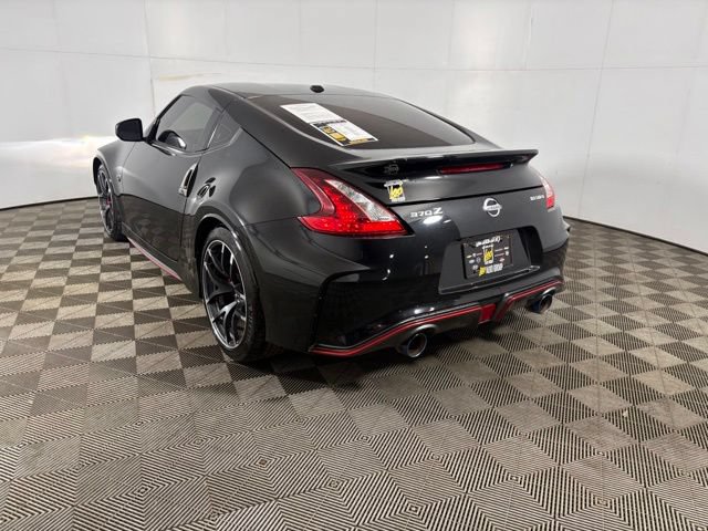 Used 2019 Nissan 370Z NISMO RWD image 3