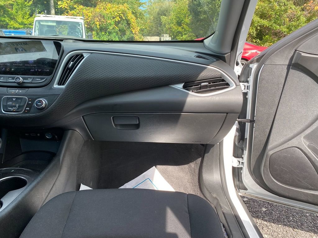 Used 2023 Chevrolet Malibu LS image 27