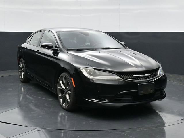 Used 2015 Chrysler 200 S w/ Navigation & Sound Group I AWD/4WD image 4