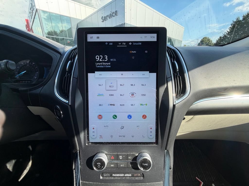 Used 2022 Ford Edge Titanium w/ Equipment Group 301A AWD/4WD image 9