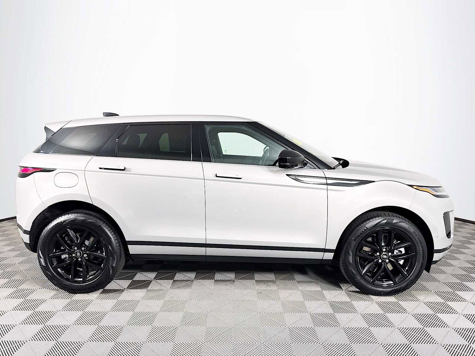 New 2026 Land Rover Range Rover Evoque S image 4