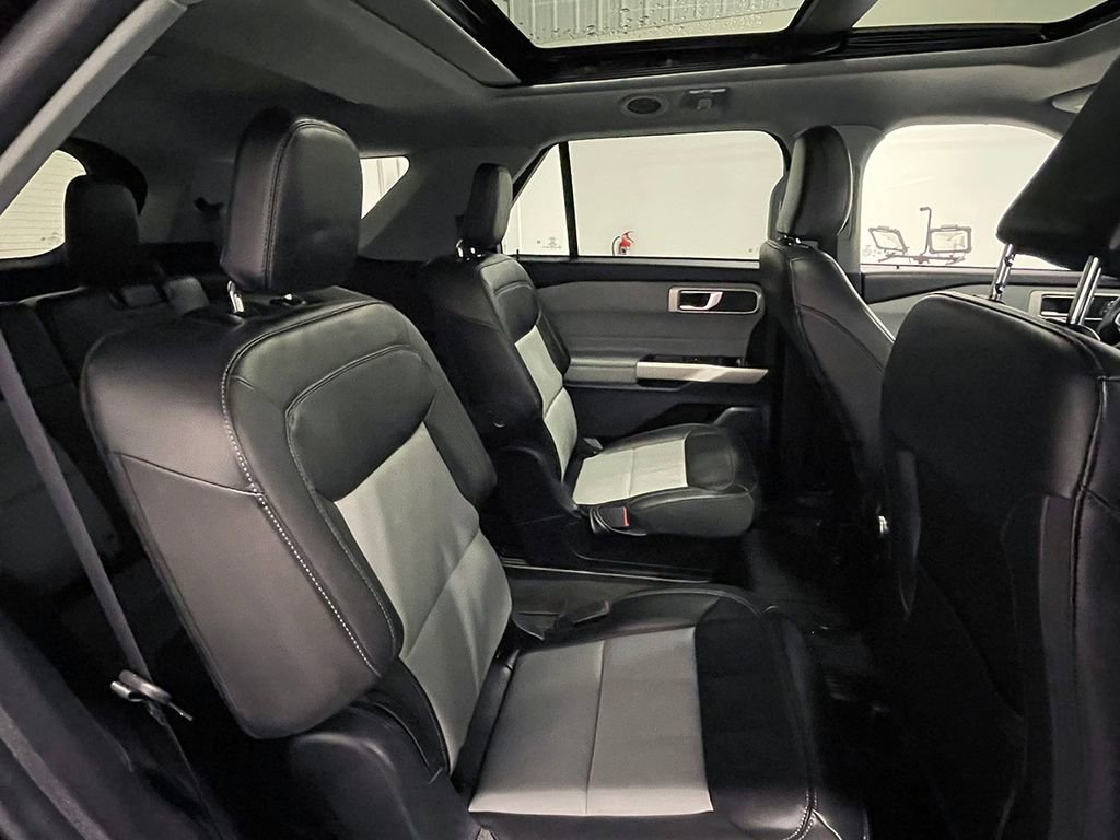 Used 2022 Ford Explorer XLT w/ Equipment Group 202A image 26