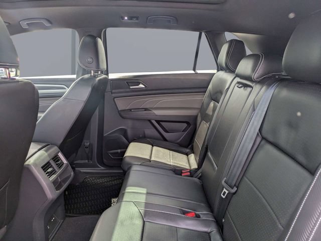 Used 2023 Volkswagen Atlas Cross Sport SEL R-Line AWD/4WD image 15