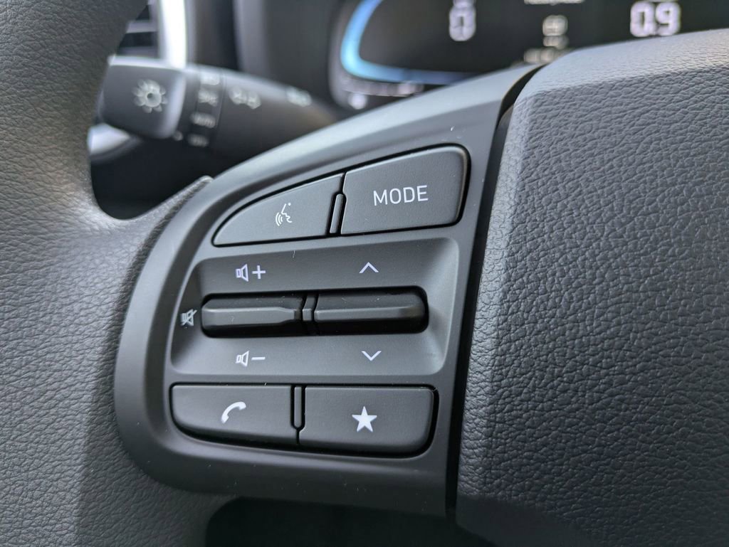 New 2026 Hyundai Venue SE image 18