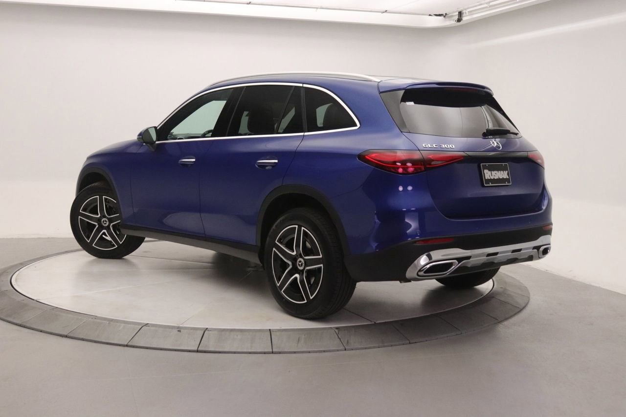 New 2026 Mercedes-Benz GLC 300 image 2
