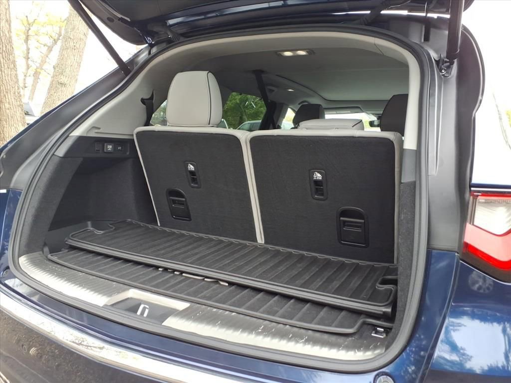 Used 2023 Acura MDX SH-AWD w/ Advance Package image 13