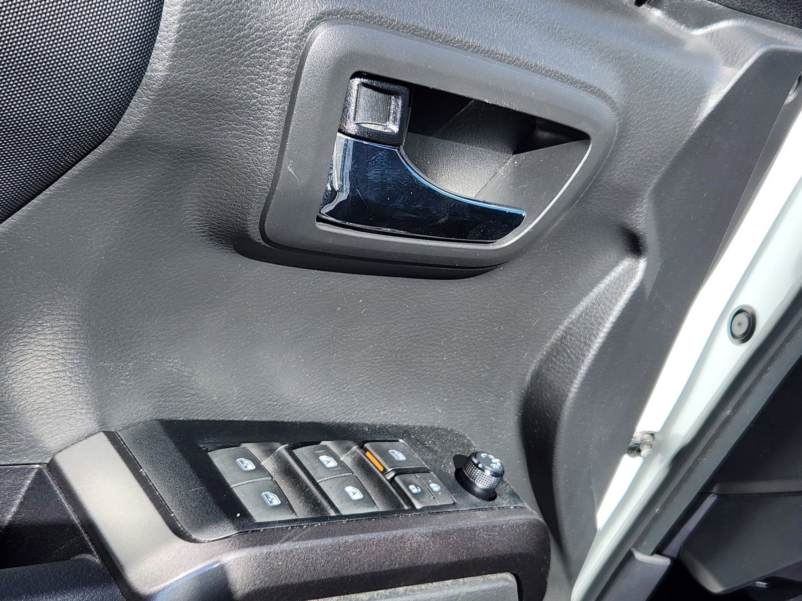 Used 2023 Toyota Tacoma TRD Sport w/ Black Out Package (TMS) image 10