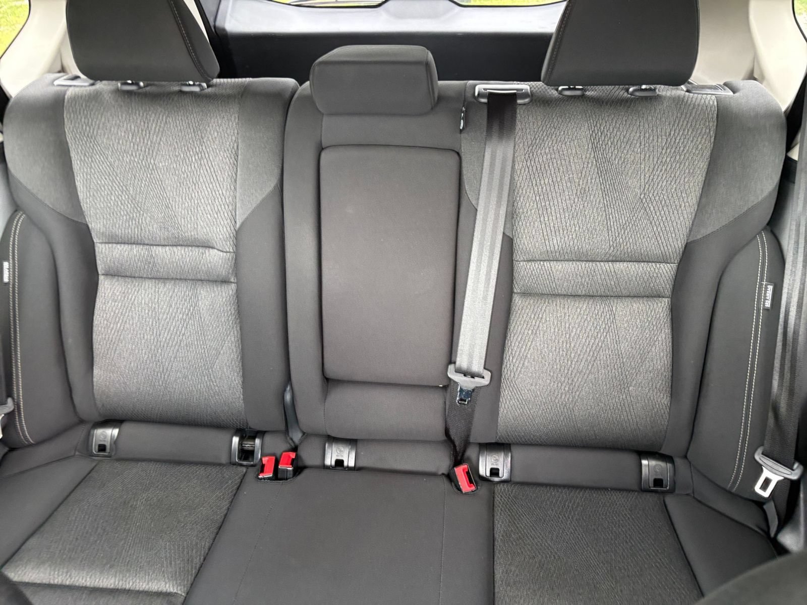 Used 2025 Nissan Rogue SV AWD/4WD image 40