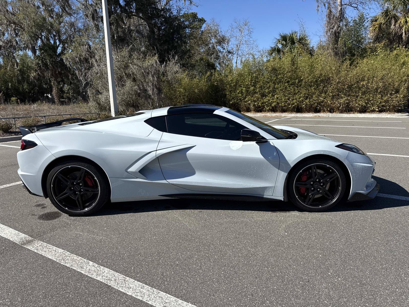 Used 2020 Chevrolet Corvette Stingray Premium Cpe w/ 3LT Preferred Equipment Group RWD image 2