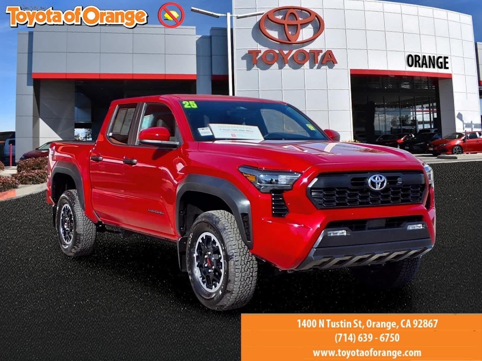 Certified 2025 Toyota Tacoma TRD Off-Road AWD/4WD image 1