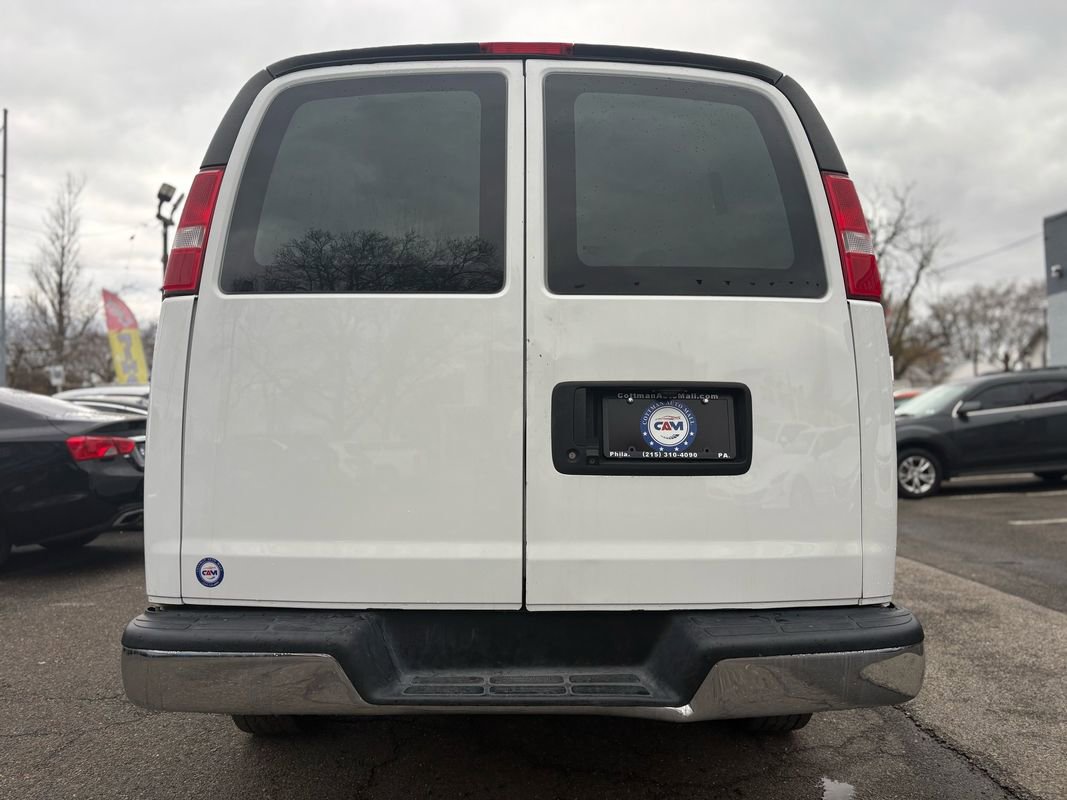 Used 2019 Chevrolet Express 3500 Extended w/ Driver Convenience Package RWD image 6