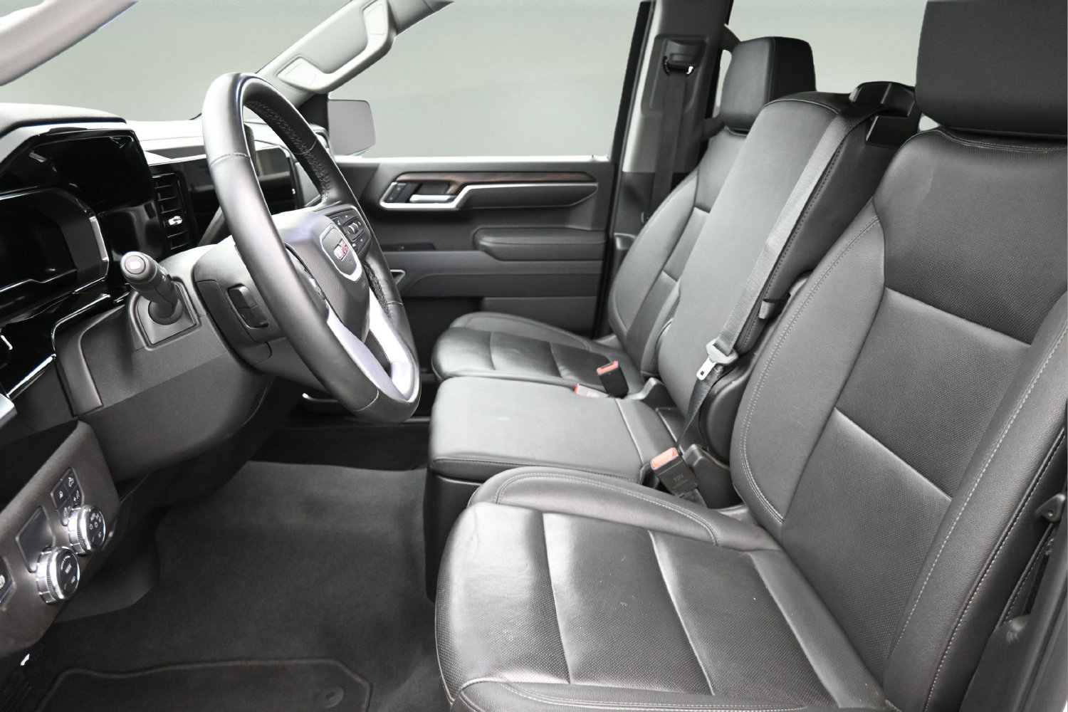 Used 2025 GMC Sierra 1500 SLT RWD image 11