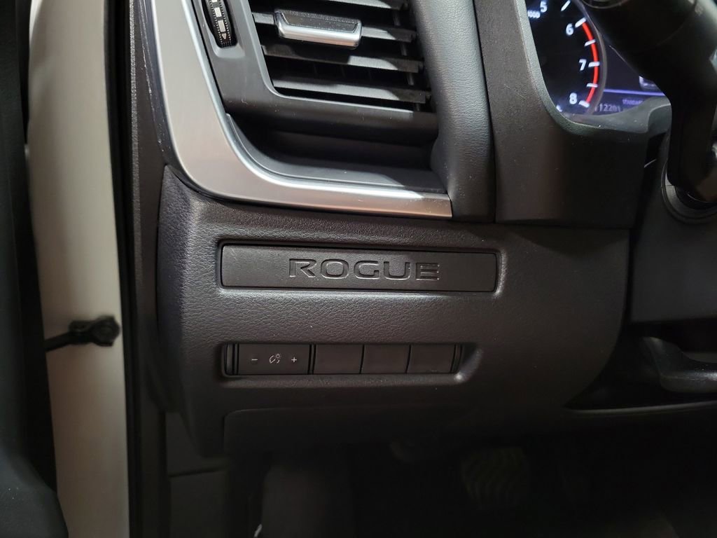 Used 2022 Nissan Rogue S FWD image 20