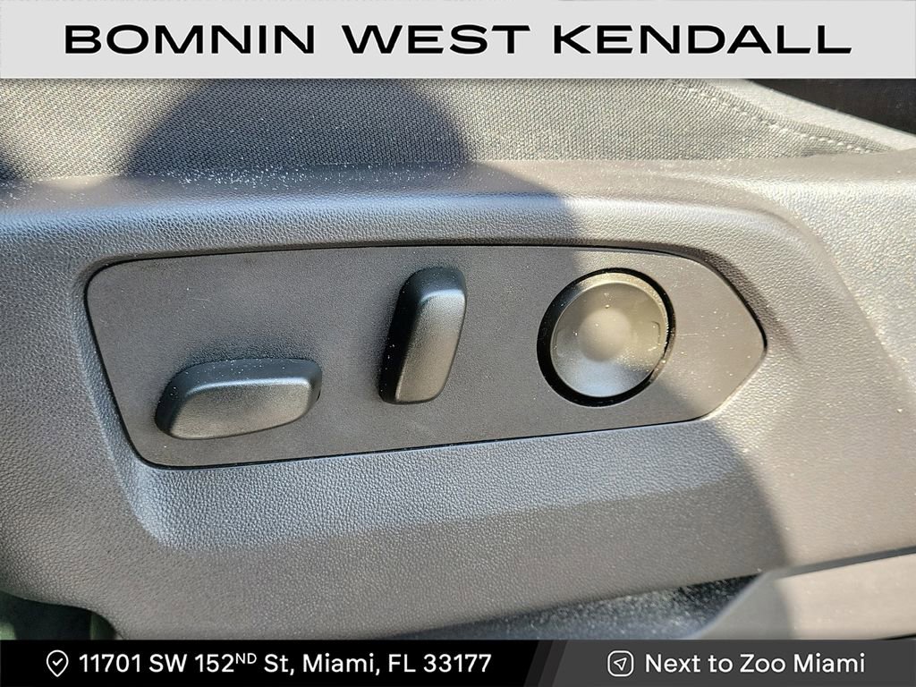 Used 2024 GMC Sierra 1500 SLE image 14