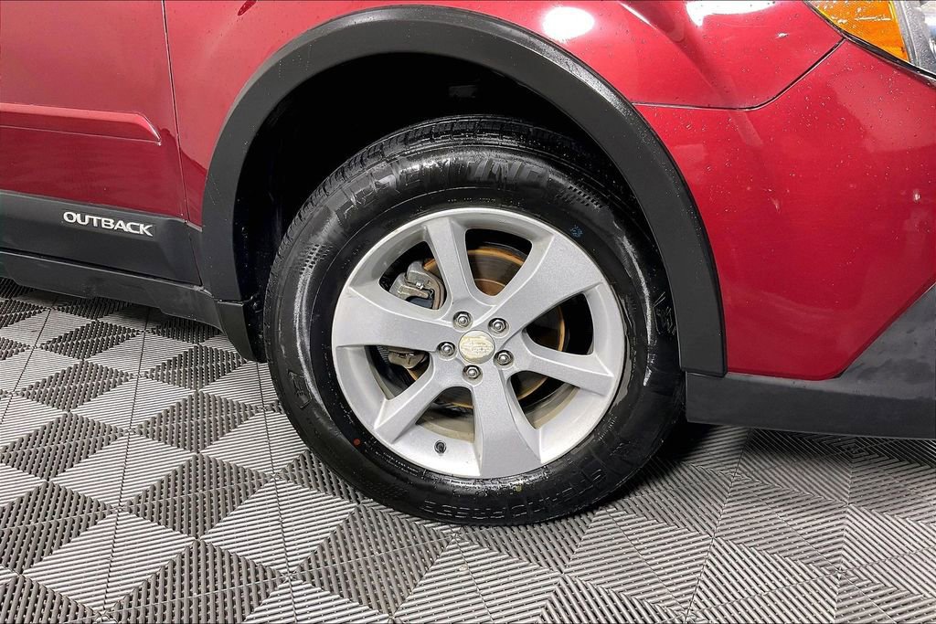 Used 2014 Subaru Outback 2.5i Premium w/ Accessory Value Package (OYZ) AWD/4WD image 10