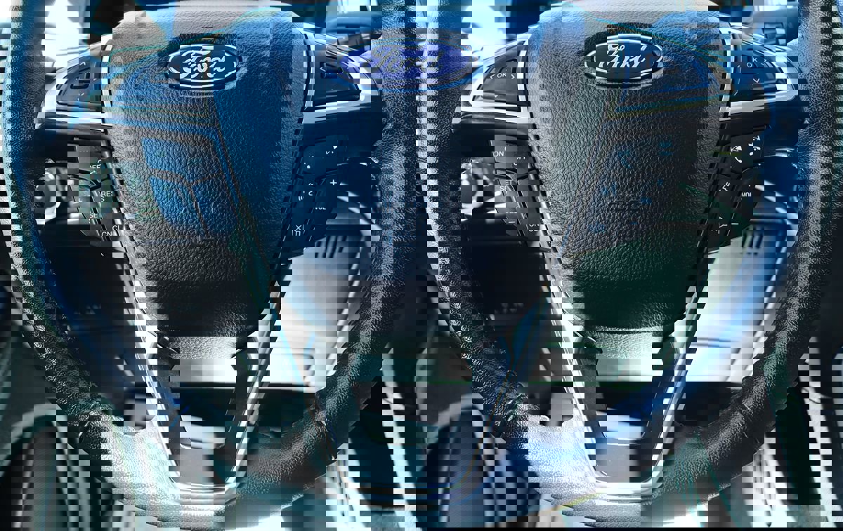 Used 2024 Ford Edge SEL image 58