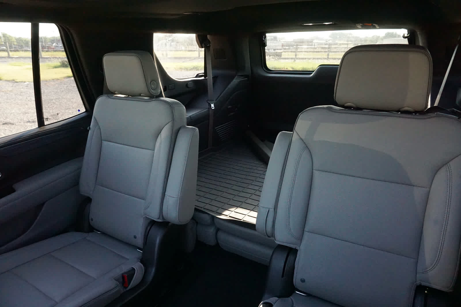 Used 2021 GMC Yukon SLT w/ SLT Premium Package AWD/4WD image 30