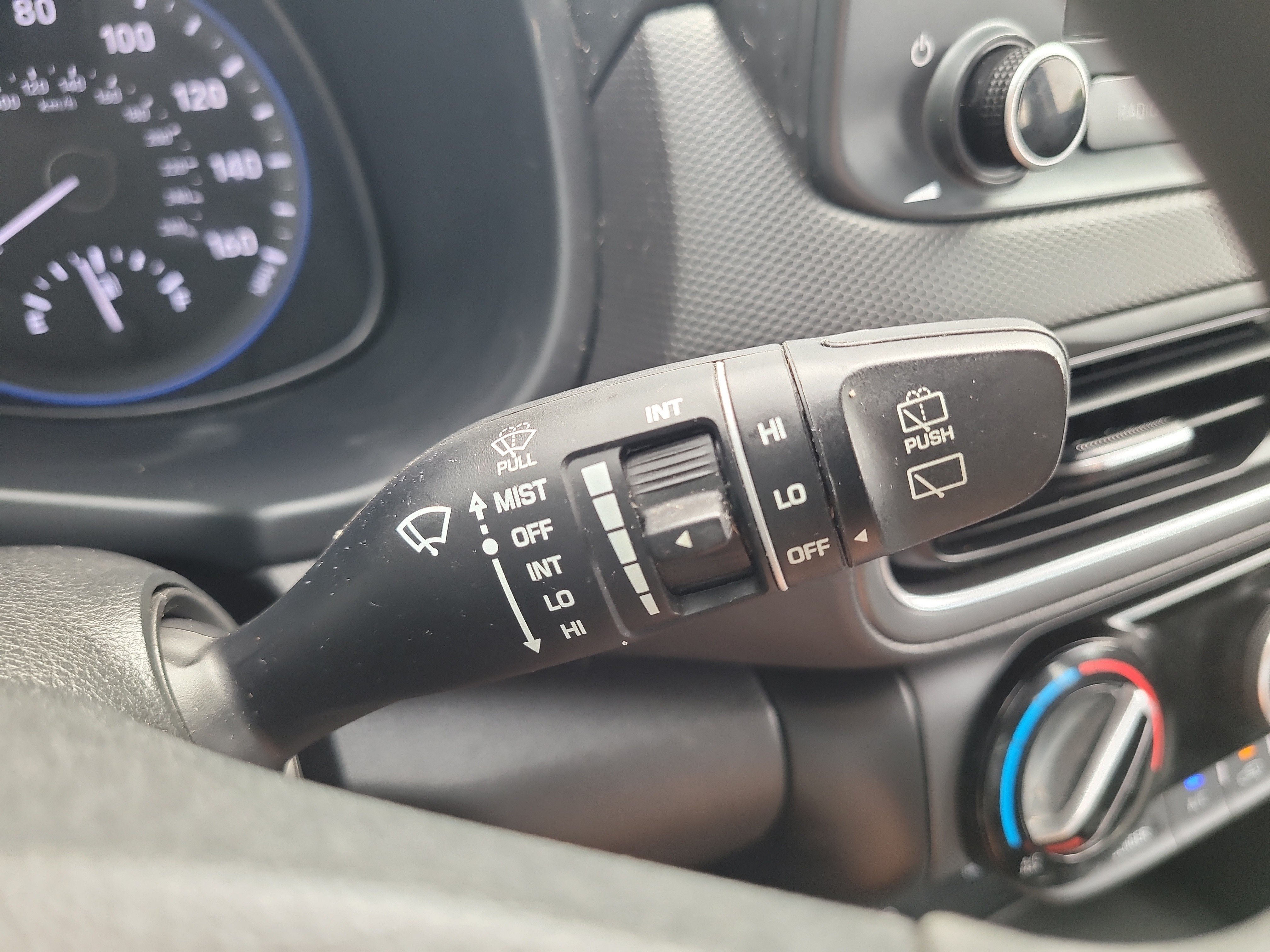 Used 2022 Hyundai Kona SE FWD image 29