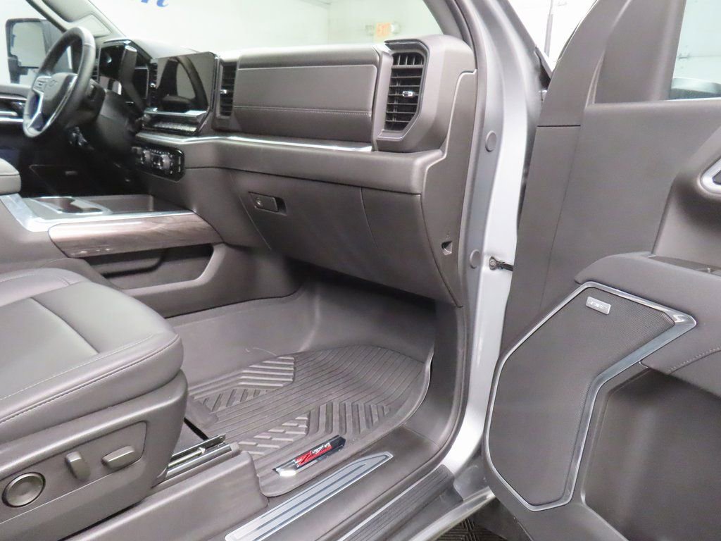 Used 2025 Chevrolet Silverado 2500 LTZ w/ Trail Boss Package image 37