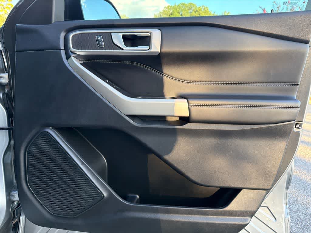 Used 2023 Ford Explorer XLT RWD image 15