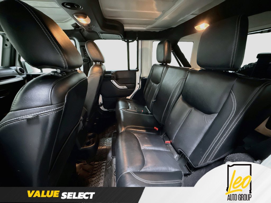 Used 2015 Jeep Wrangler Unlimited Rubicon AWD/4WD image 24