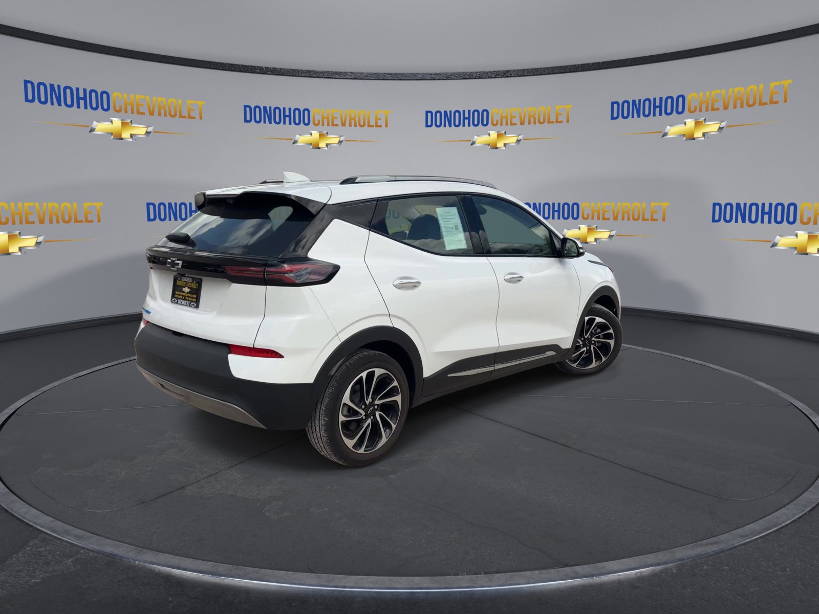 Used 2022 Chevrolet Bolt EUV Premier FWD image 11