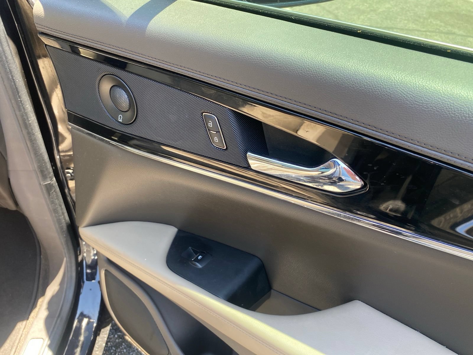 Used 2022 Lincoln Nautilus Reserve AWD/4WD image 26