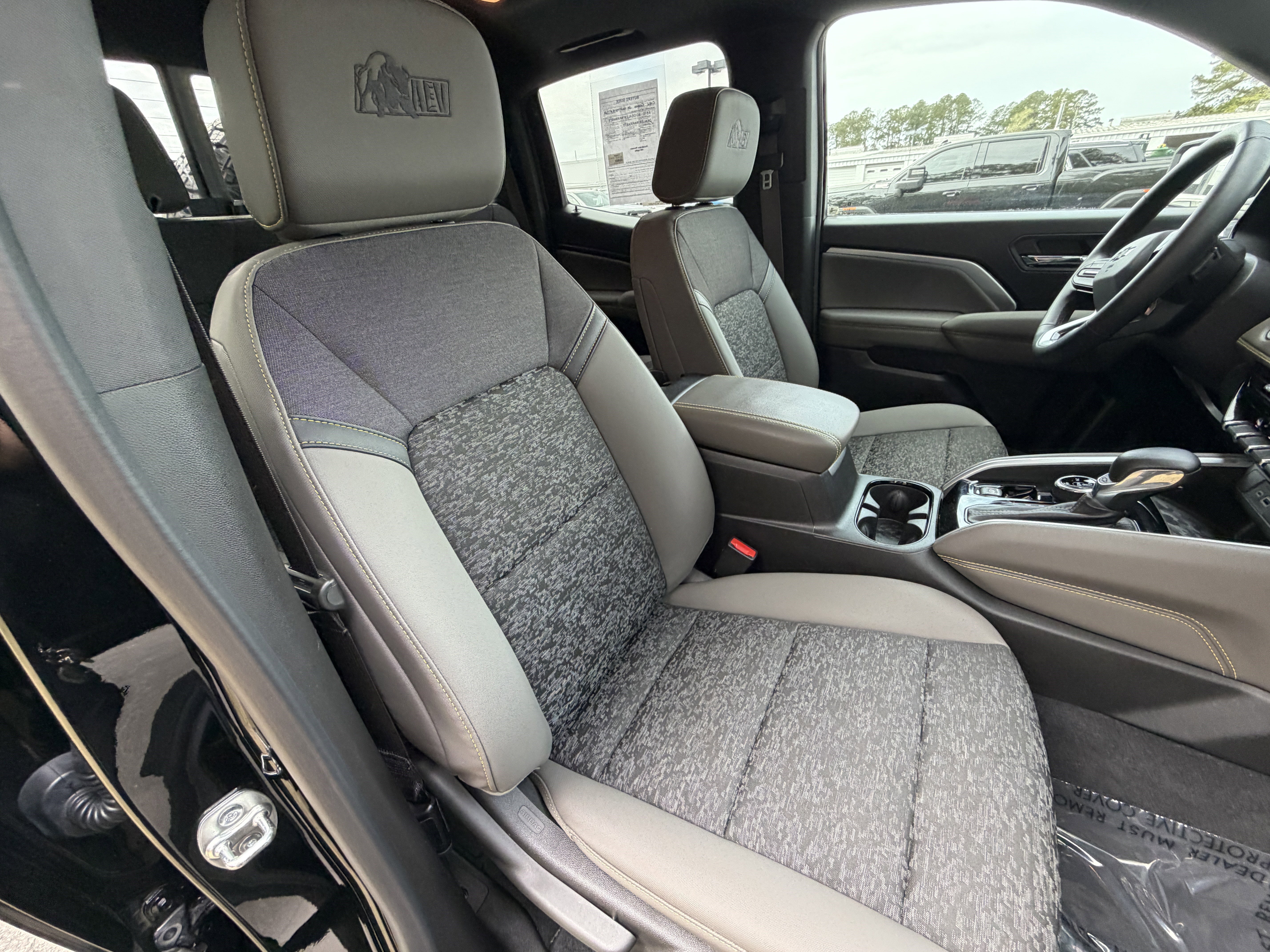 Used 2024 Chevrolet Colorado ZR2 w/ ZR2 Bison Edition AWD/4WD image 18