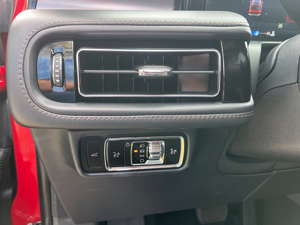Used 2026 Lincoln Aviator AWD image 40