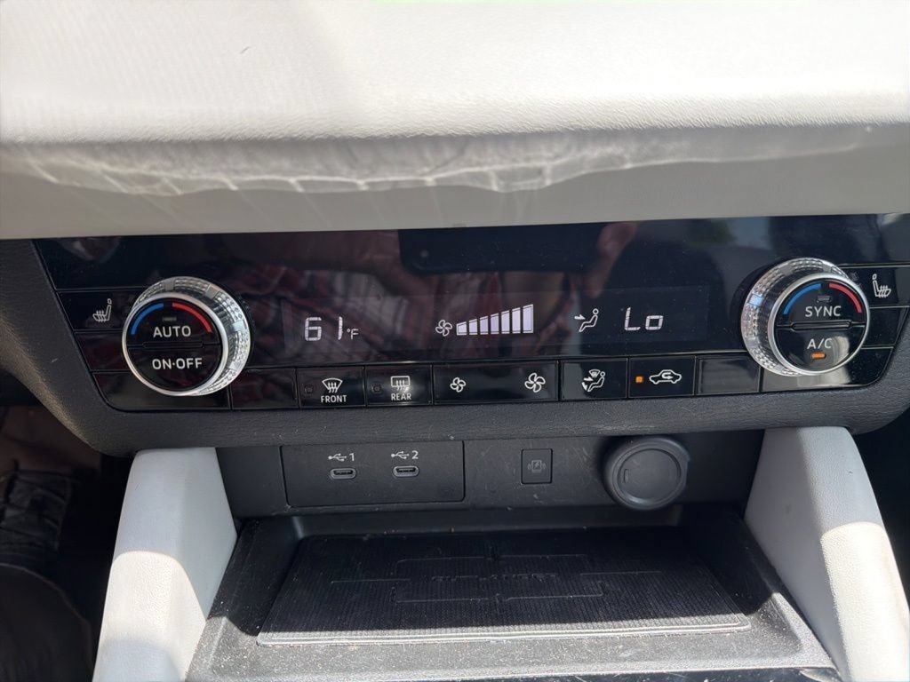 Used 2025 Mitsubishi Outlander SE FWD image 22