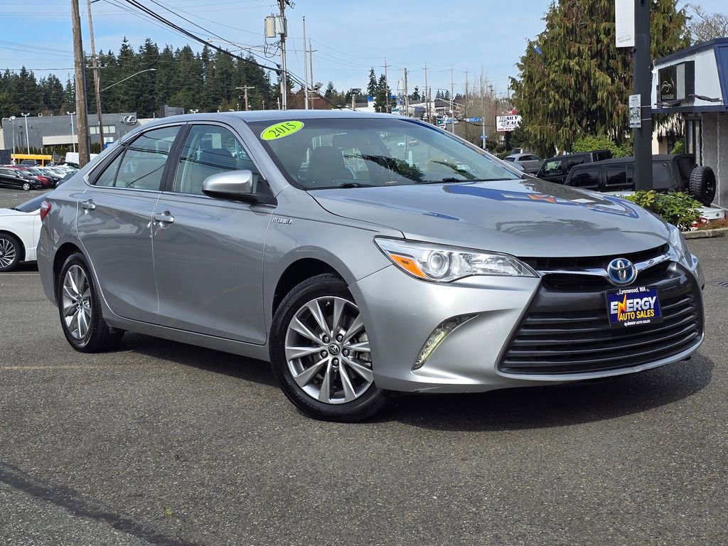 Used 2015 Toyota Camry XLE FWD image 2