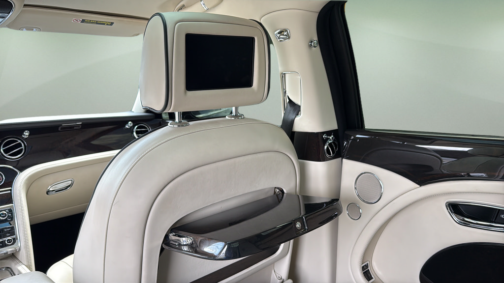 Used 2013 Bentley Mulsanne RWD image 29