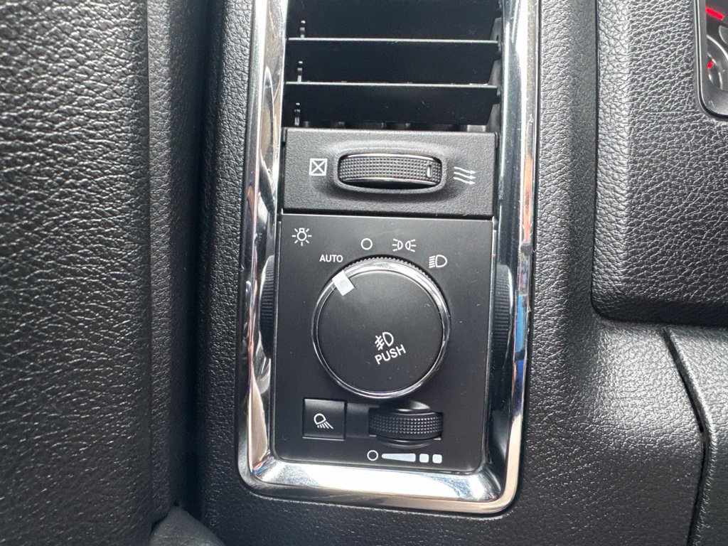 Used 2015 RAM 2500 Laramie w/ Convenience Group AWD/4WD image 10