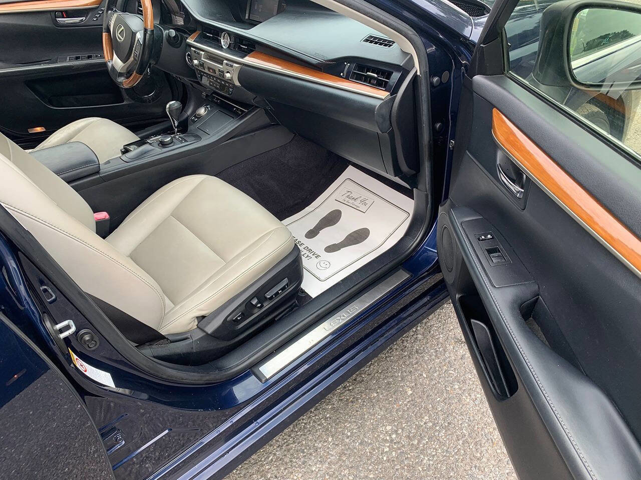 Used 2013 Lexus ES 300h Base 4dr Sedan image 20