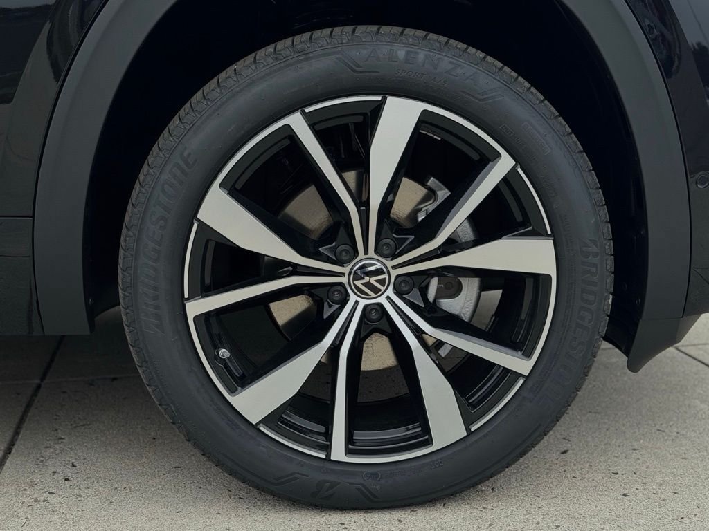 New 2026 Volkswagen Atlas Cross Sport SEL Premium R-Line AWD/4WD image 8