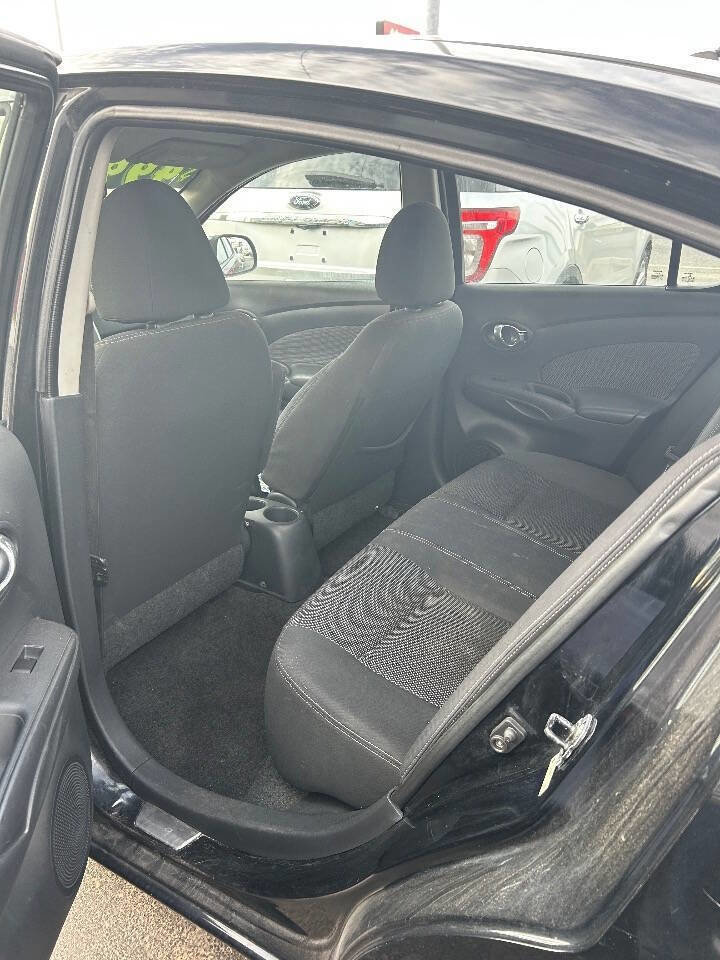 Used 2014 Nissan Versa SV image 5