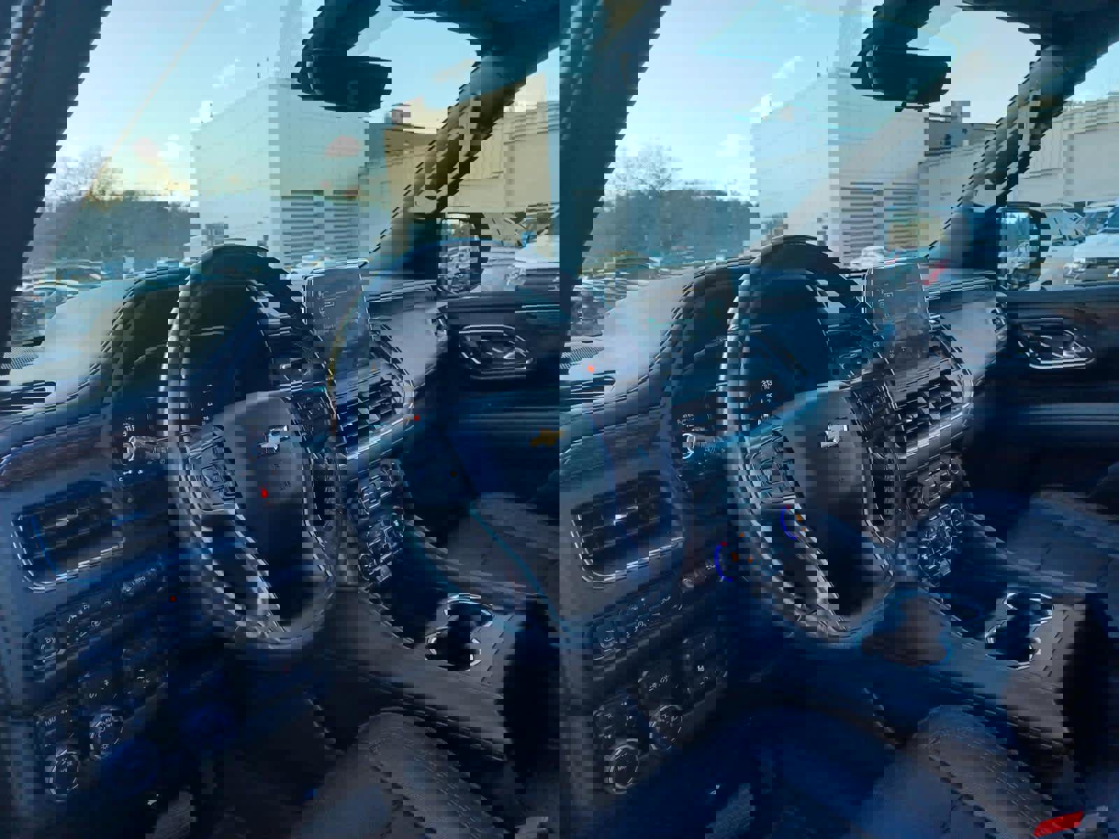 Used 2022 Chevrolet Tahoe High Country w/ Premium Package image 8