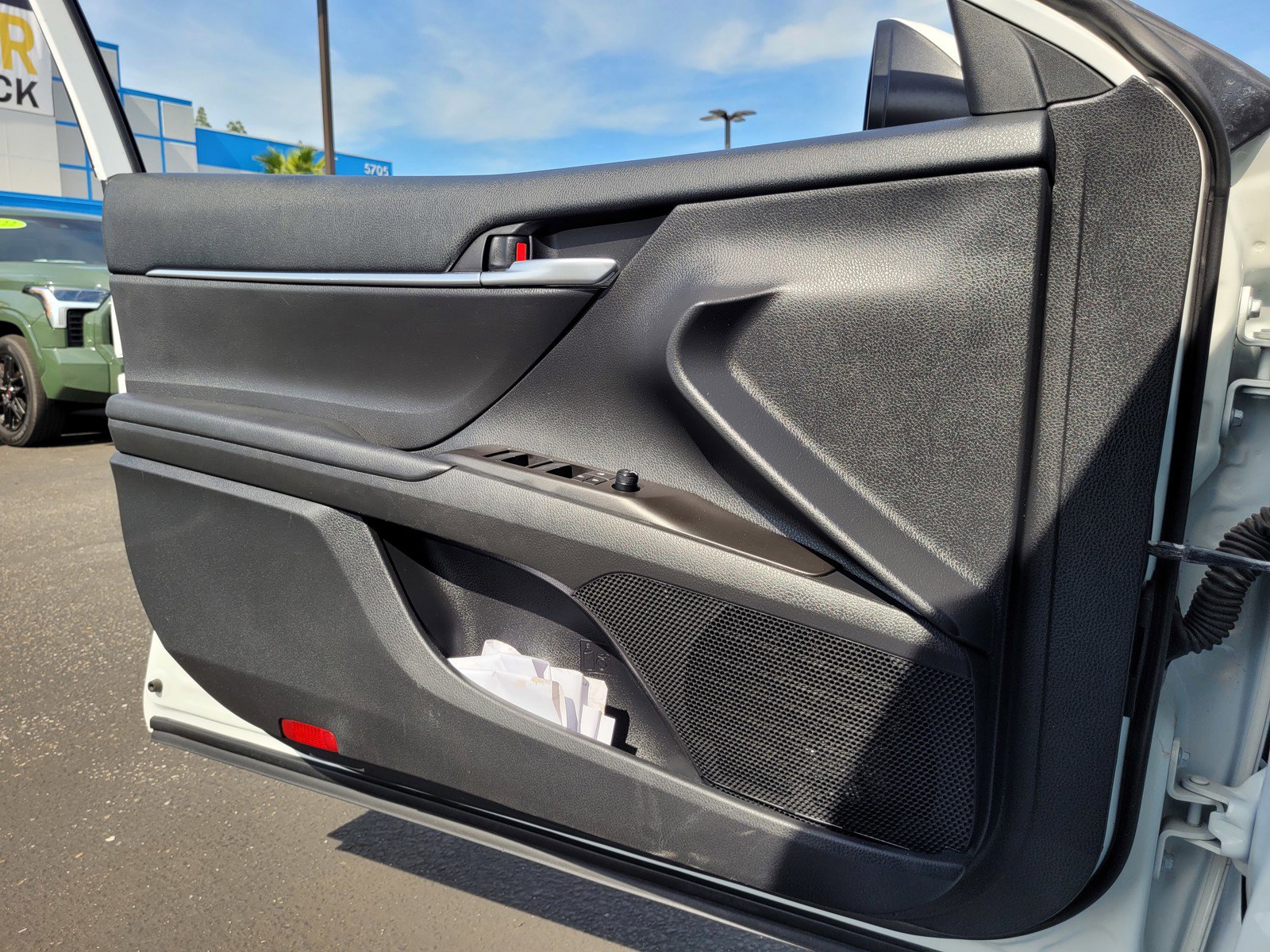 Used 2024 Toyota Camry SE image 25