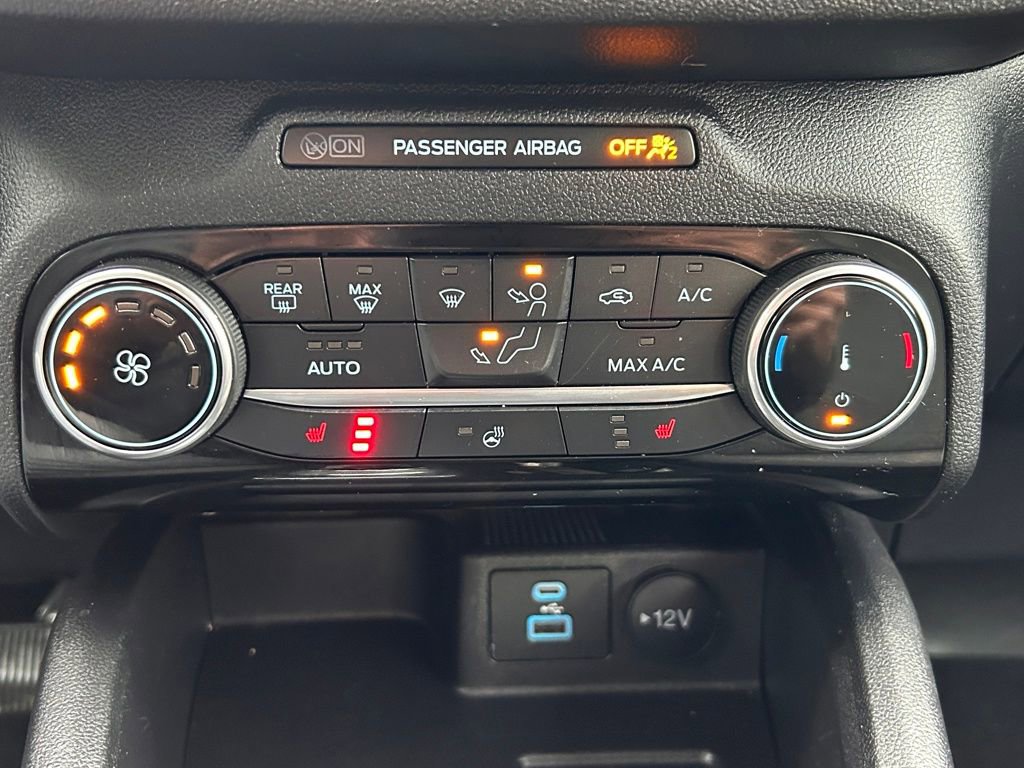 Used 2022 Ford Escape SE w/ Cold Weather Package image 15
