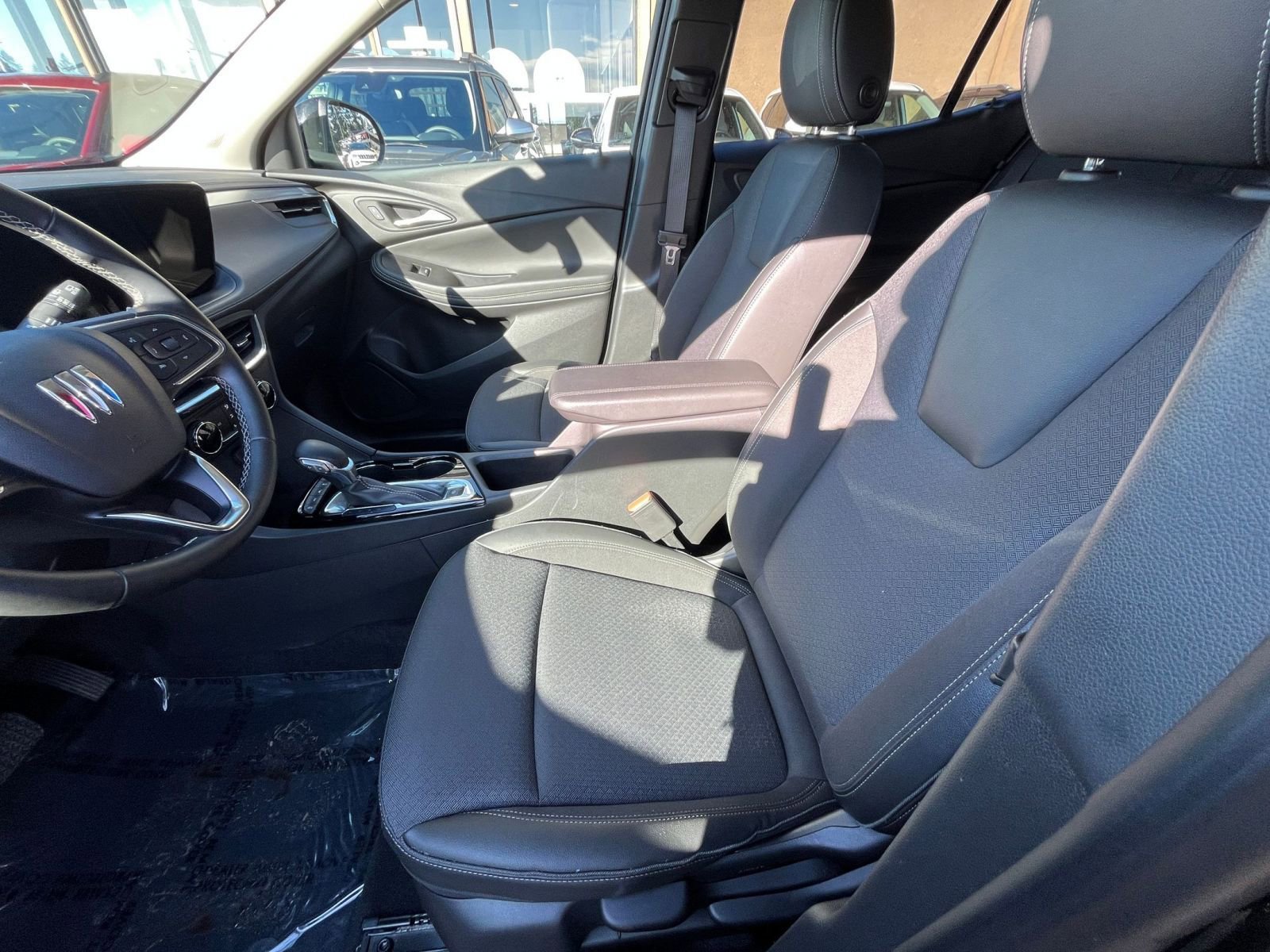 Used 2025 Buick Encore GX Preferred image 28